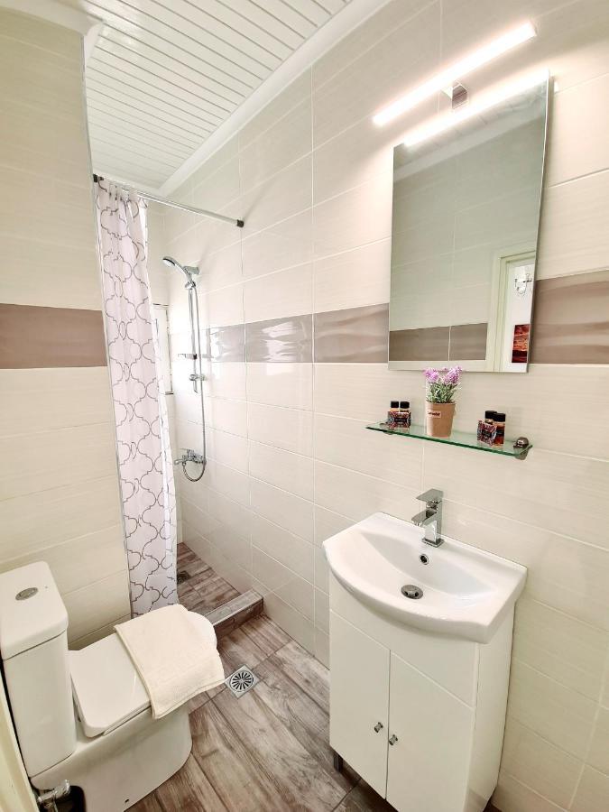 Avra Rooms 卡尔帕索斯 外观 照片